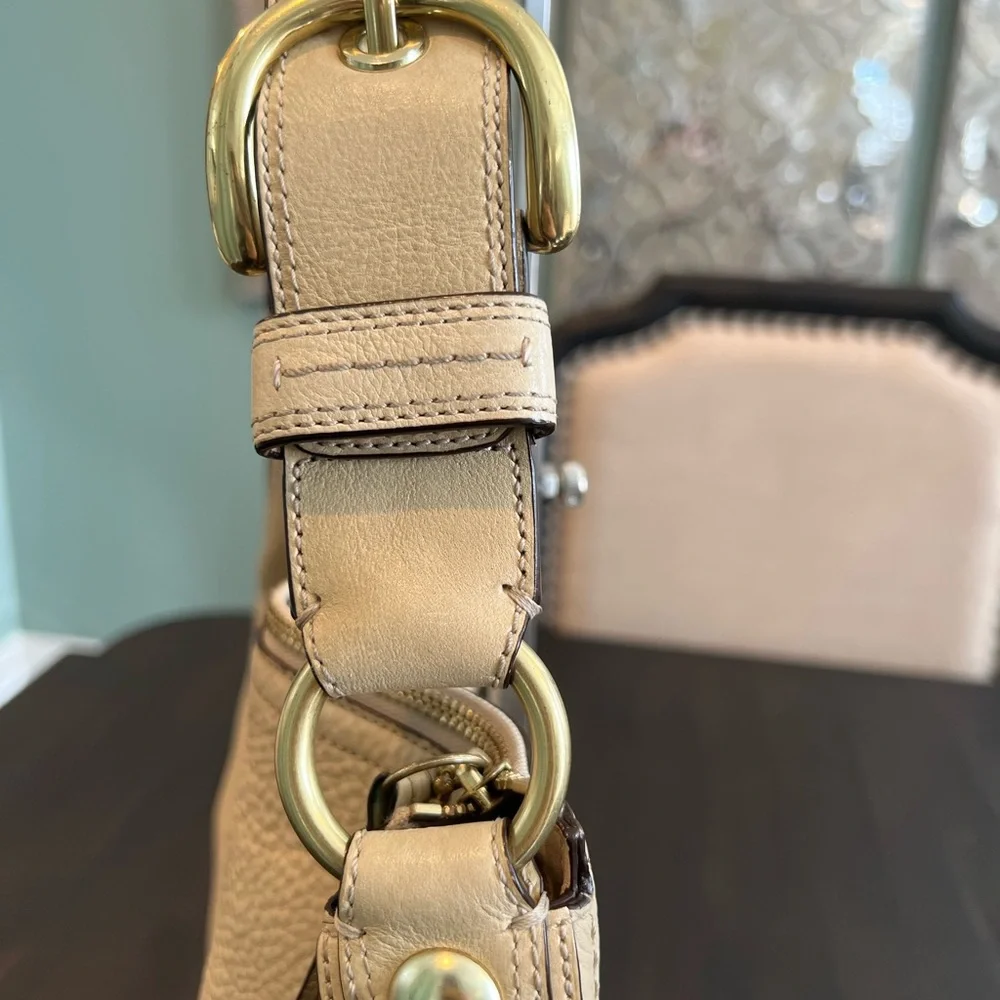 Coach Shoulder Bag A0882-11838